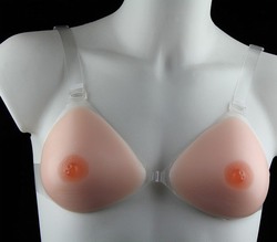 Силиконовая грудь треугольной формы на лямках